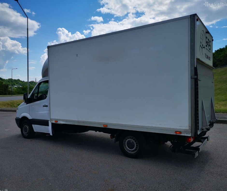 PERVEŽIMAI KAUNE IR LiETUVOJE