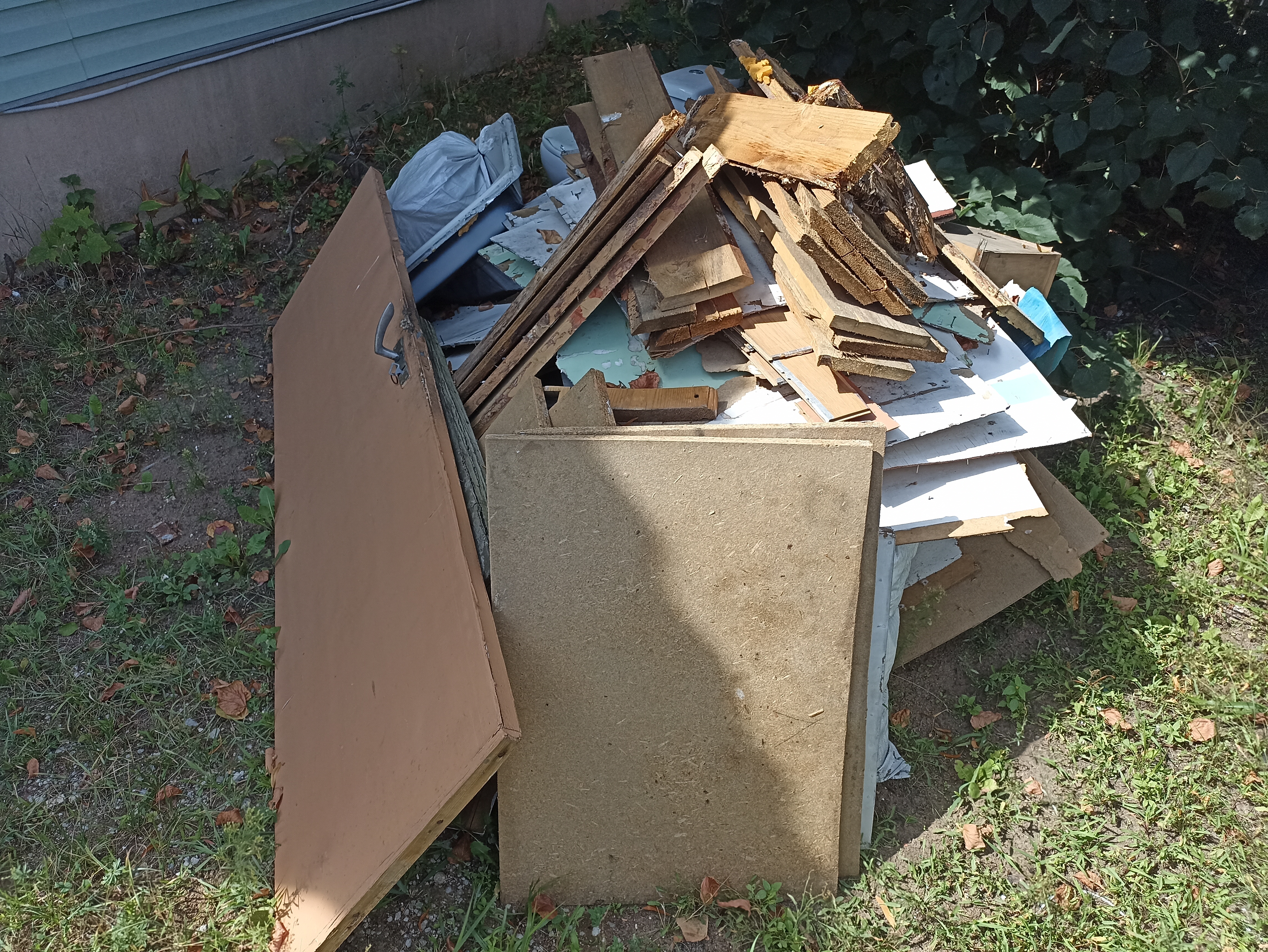 Statybinės atliekos ir rubai/tekstilė